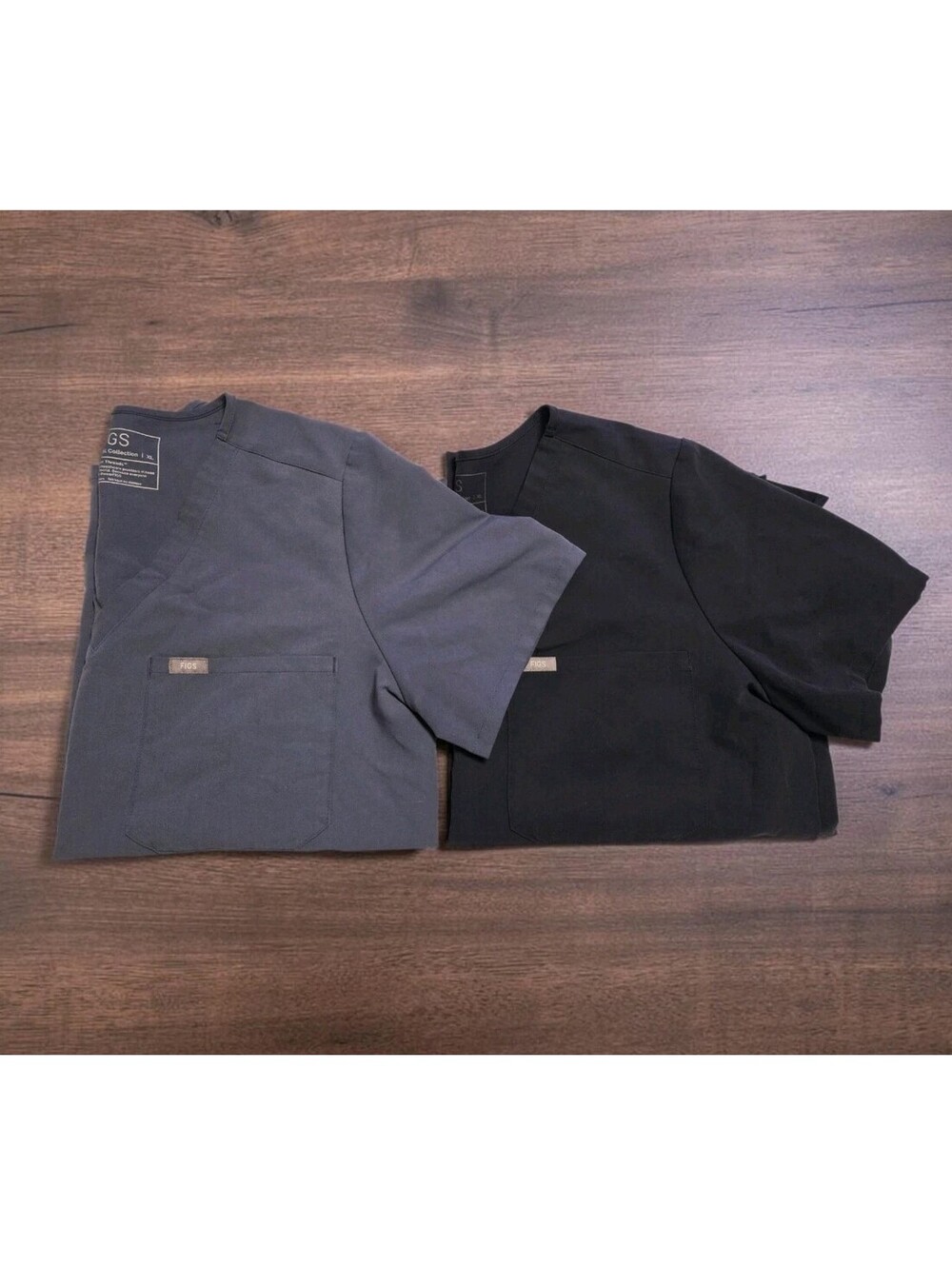 FIGS Technical Collection Mens XL V-Neck Scrub Tops Lot of 2 Navy Blue & Gray